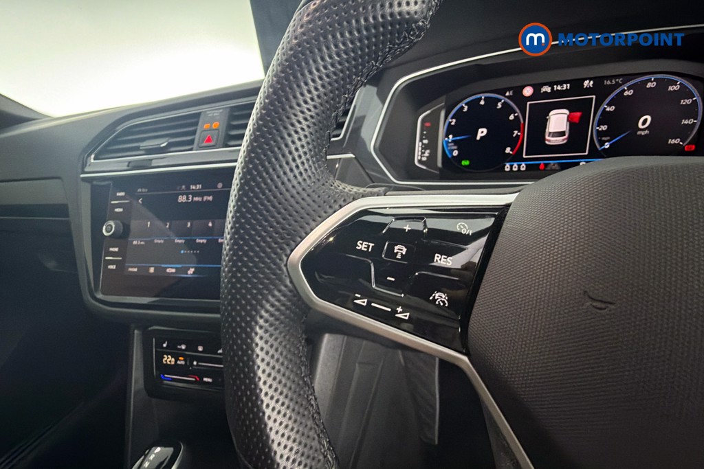 Volkswagen Tiguan R-Line Automatic Petrol SUV - Stock Number (1640193) - 3rd supplementary image