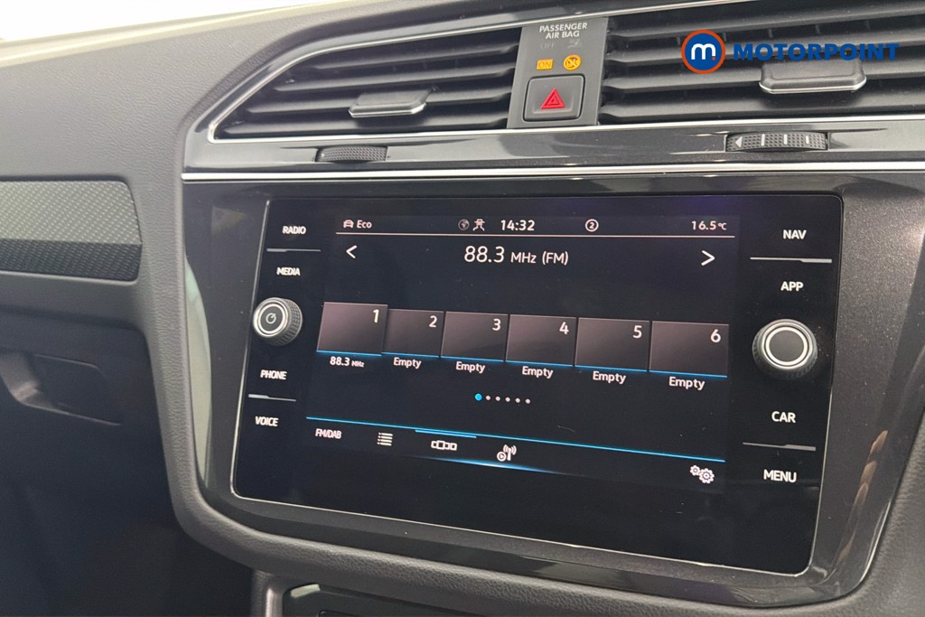 Volkswagen Tiguan R-Line Automatic Petrol SUV - Stock Number (1640193) - 9th supplementary image