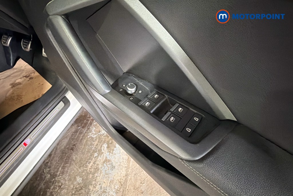 Audi Q3 Black Edition Manual Petrol SUV - Stock Number (1605354) - 20th supplementary image