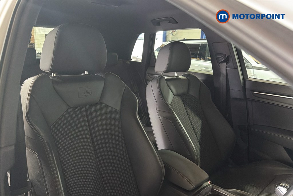 Audi Q3 Black Edition Manual Petrol SUV - Stock Number (1605354) - 22nd supplementary image