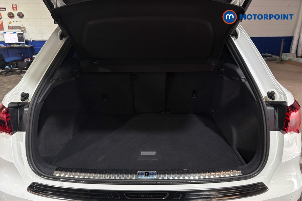 Audi Q3 Black Edition Manual Petrol SUV - Stock Number (1605354) - 33rd supplementary image