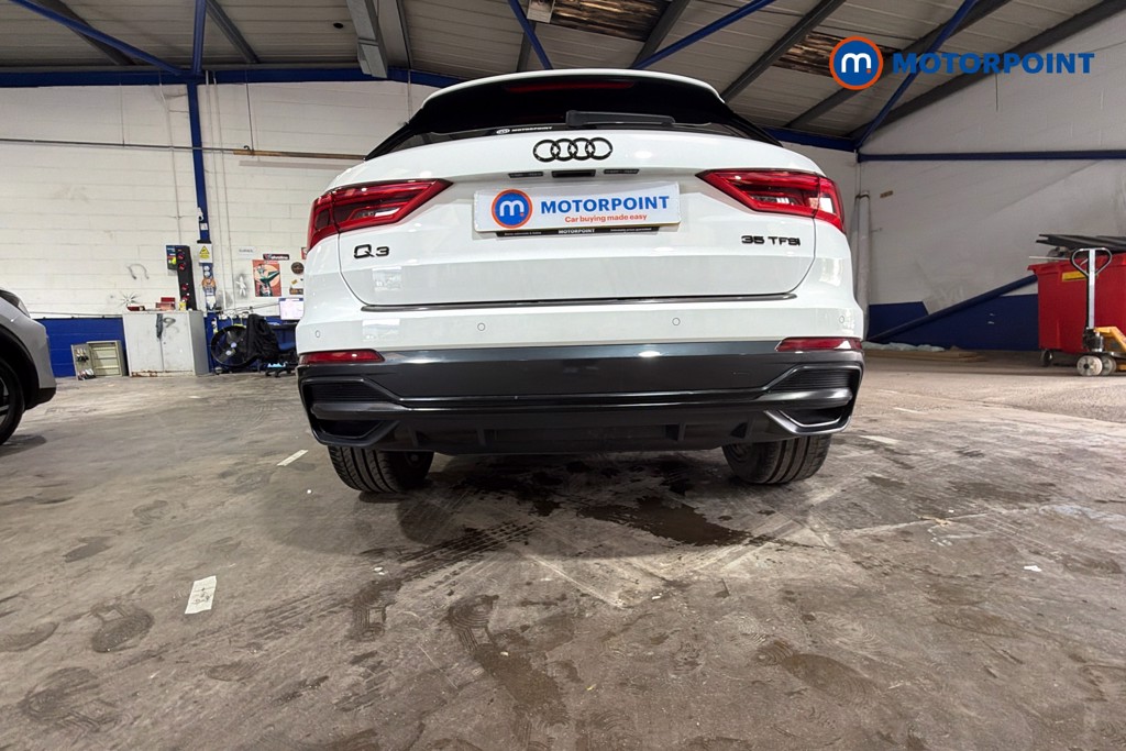 Audi Q3 Black Edition Manual Petrol SUV - Stock Number (1605354) - 39th supplementary image