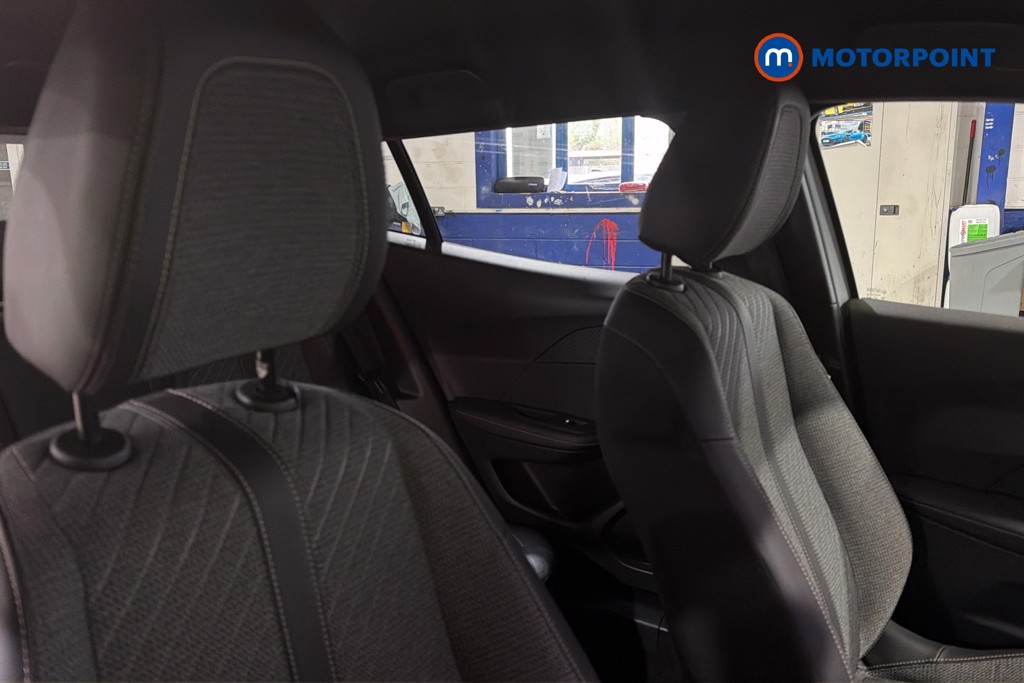 Peugeot 2008 Allure Automatic Petrol SUV - Stock Number (1618509) - 23rd supplementary image