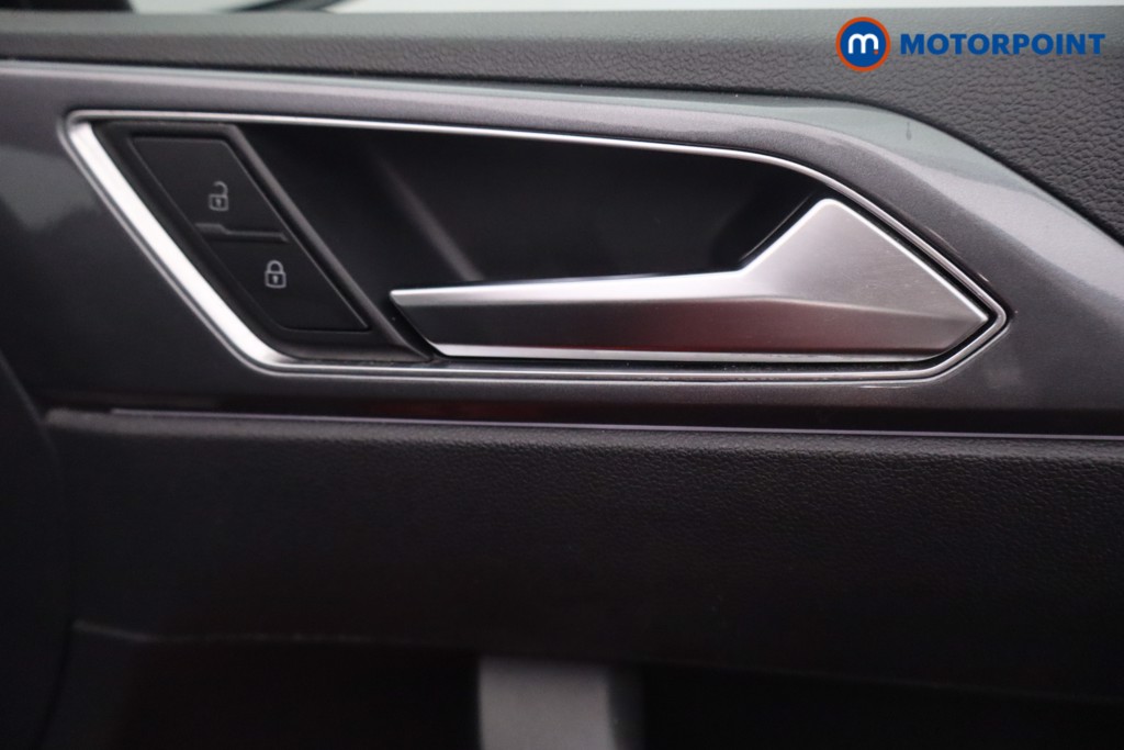 Volkswagen Polo SEL Automatic Petrol Hatchback - Stock Number (1618556) - 22nd supplementary image