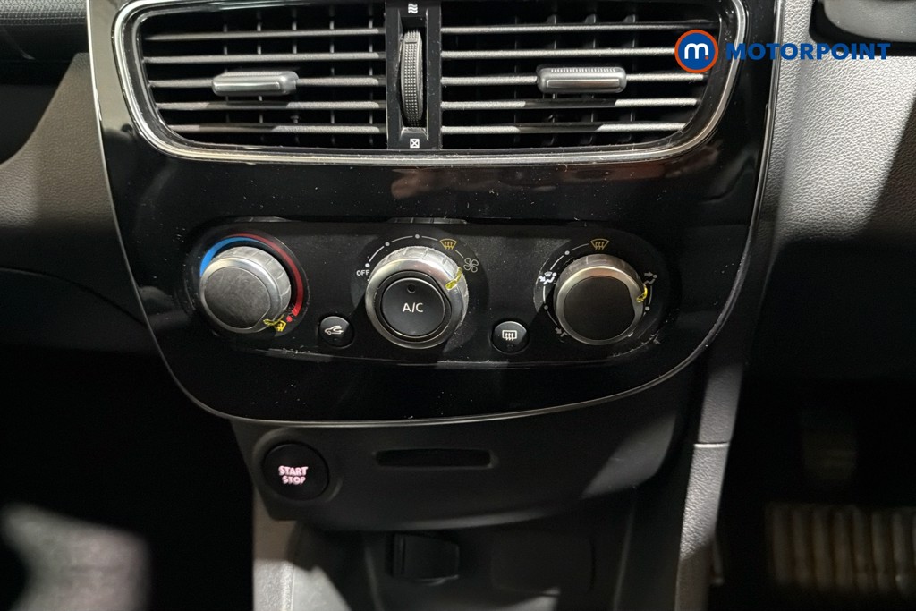 Renault Clio Iconic Manual Petrol Hatchback - Stock Number (1620441) - 12th supplementary image