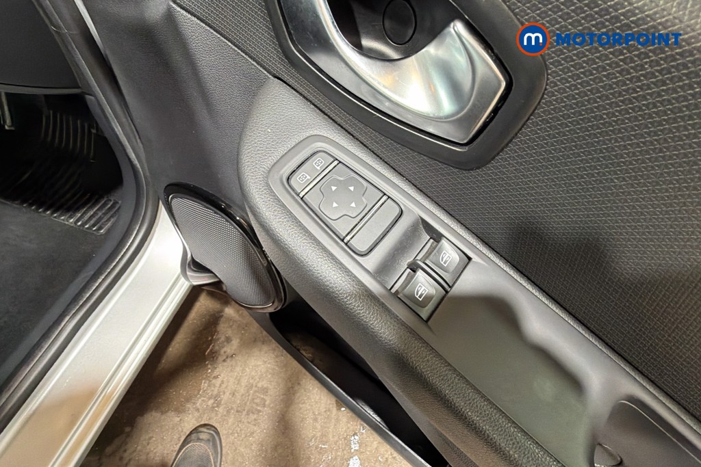 Renault Clio Iconic Manual Petrol Hatchback - Stock Number (1620441) - 20th supplementary image