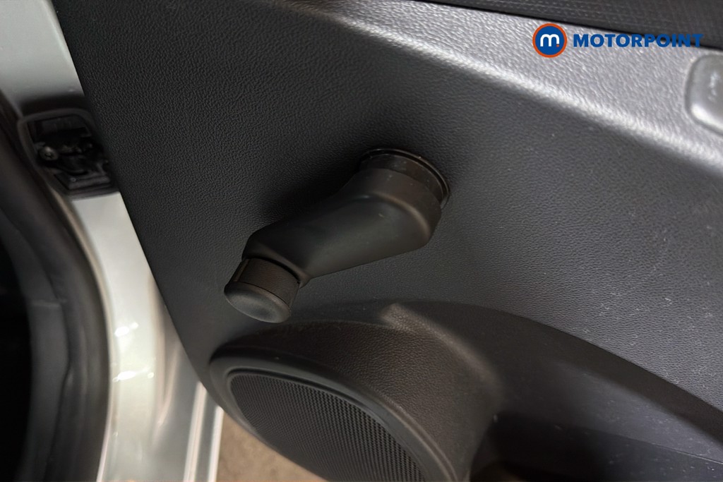Renault Clio Iconic Manual Petrol Hatchback - Stock Number (1620441) - 30th supplementary image