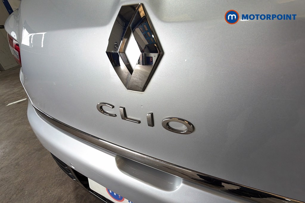 Renault Clio Iconic Manual Petrol Hatchback - Stock Number (1620441) - 37th supplementary image