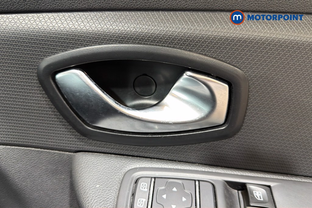 Renault Clio Iconic Manual Petrol Hatchback - Stock Number (1620441) - 42nd supplementary image