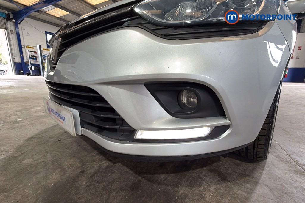 Renault Clio Iconic Manual Petrol Hatchback - Stock Number (1620441) - 46th supplementary image