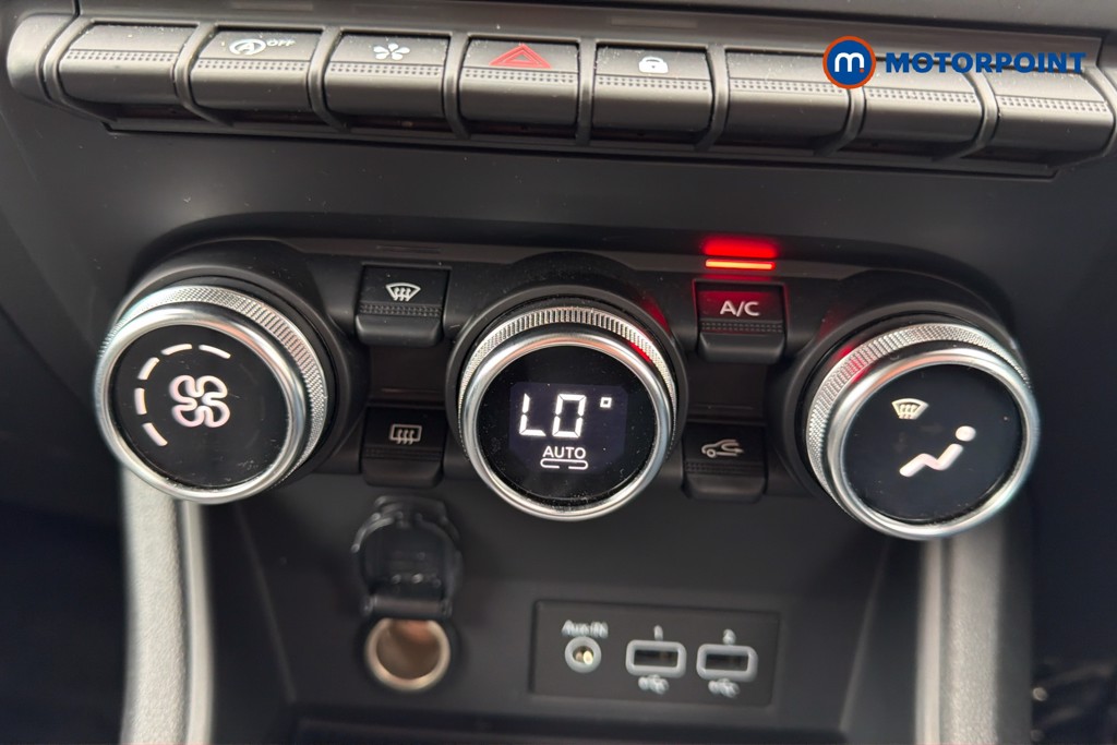 Renault Captur Se Edition Manual Petrol SUV - Stock Number (1624090) - 12th supplementary image