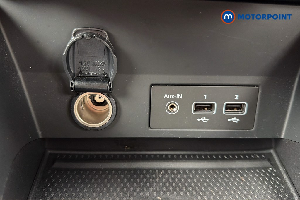 Renault Captur Se Edition Manual Petrol SUV - Stock Number (1624090) - 17th supplementary image