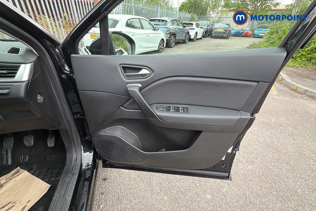 Renault Captur Se Edition Manual Petrol SUV - Stock Number (1624090) - 19th supplementary image