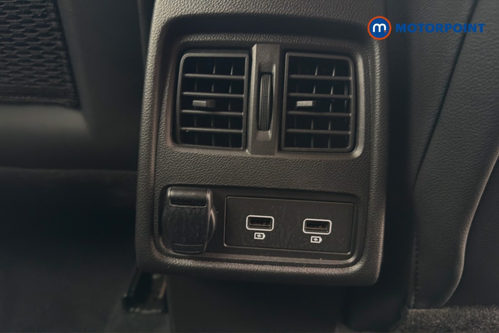 Renault Captur Se Edition Manual Petrol SUV - Stock Number (1624090) - 30th supplementary image