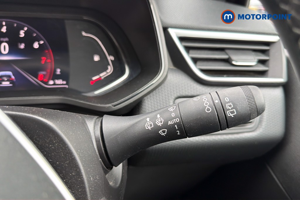 Renault Clio Evolution Manual Petrol Hatchback - Stock Number (1624473) - 7th supplementary image
