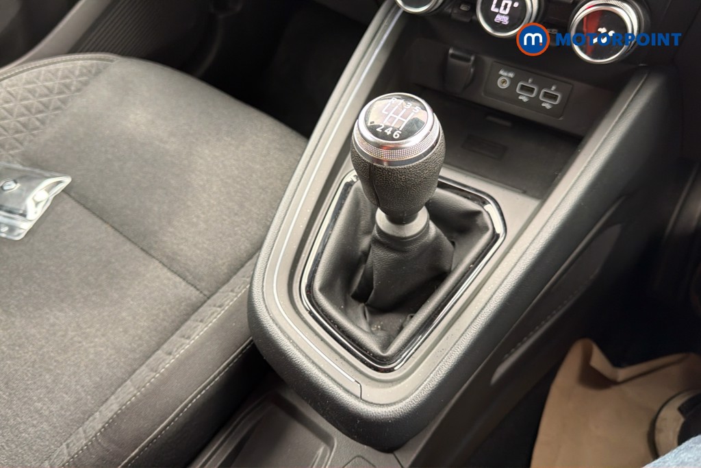 Renault Clio Evolution Manual Petrol Hatchback - Stock Number (1624473) - 15th supplementary image