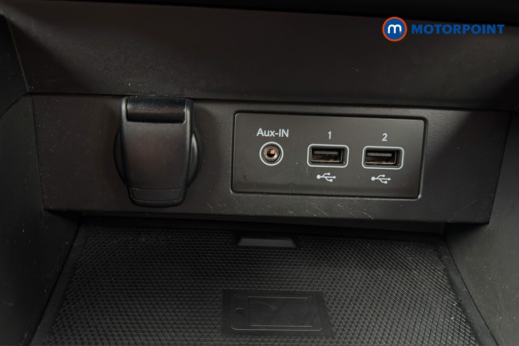 Renault Clio Evolution Manual Petrol Hatchback - Stock Number (1624473) - 17th supplementary image