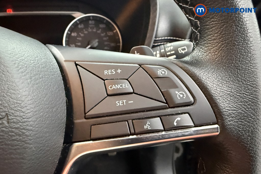 Nissan Juke N-Connecta Automatic Petrol SUV - Stock Number (1626699) - 4th supplementary image