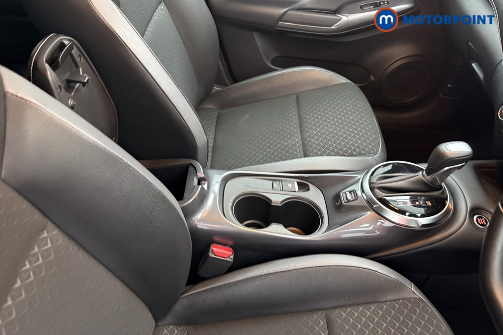 Nissan Juke N-Connecta Automatic Petrol SUV - Stock Number (1626699) - 11th supplementary image