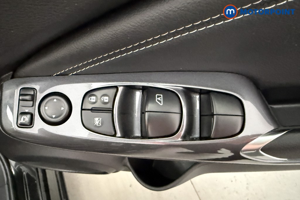 Nissan Juke N-Connecta Automatic Petrol SUV - Stock Number (1626699) - 15th supplementary image