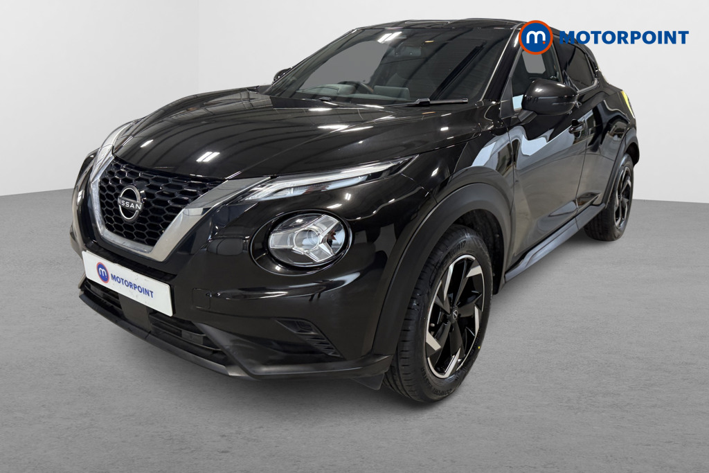 Nissan Juke N-Connecta Automatic Petrol SUV - Stock Number (1626699) - Passenger side front corner