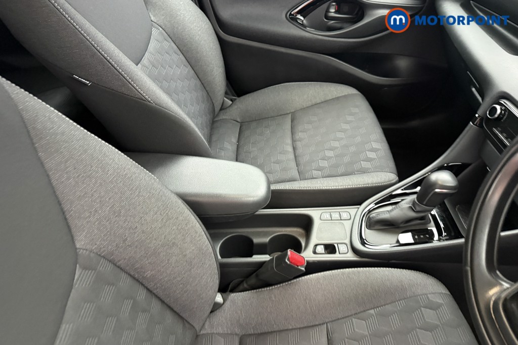 Toyota Yaris Design Automatic Petrol-Electric Hybrid Hatchback - Stock Number (1626707) - 13th supplementary image