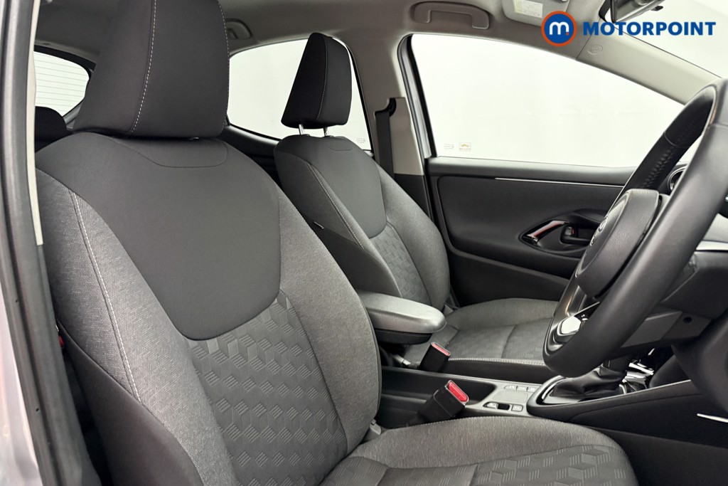 Toyota Yaris Design Automatic Petrol-Electric Hybrid Hatchback - Stock Number (1626707) - 14th supplementary image