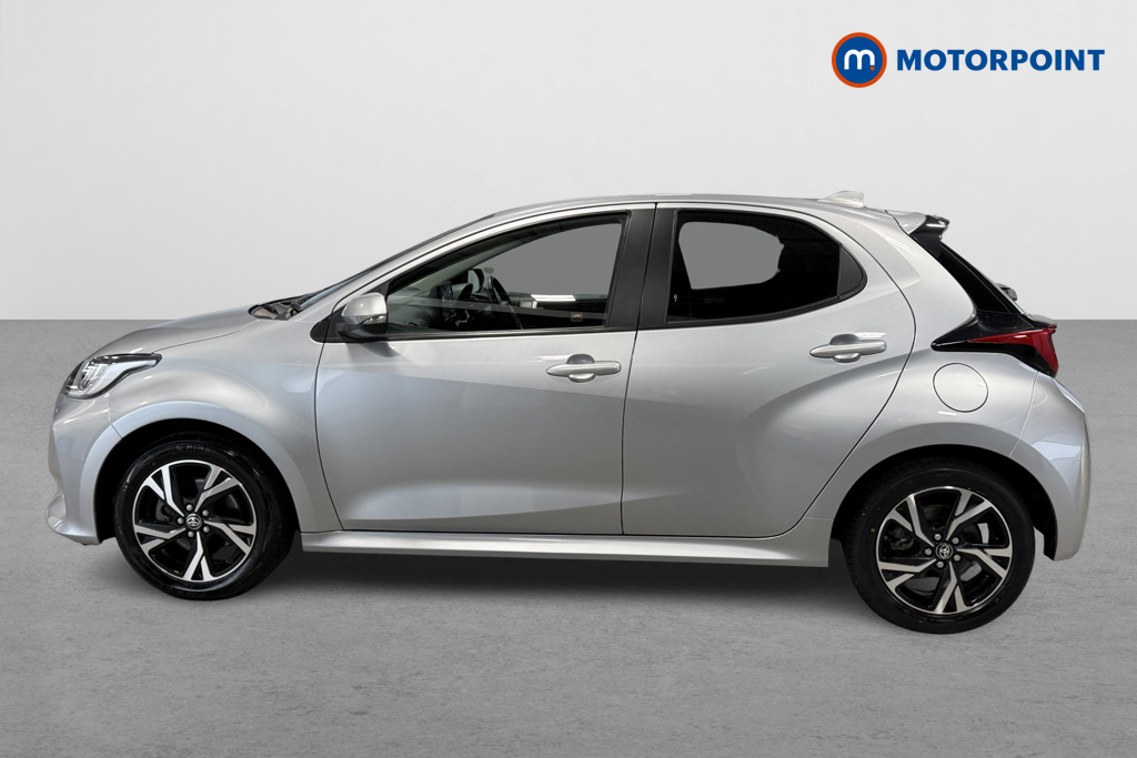 Toyota Yaris Design Automatic Petrol-Electric Hybrid Hatchback - Stock Number (1626707) - Passenger side