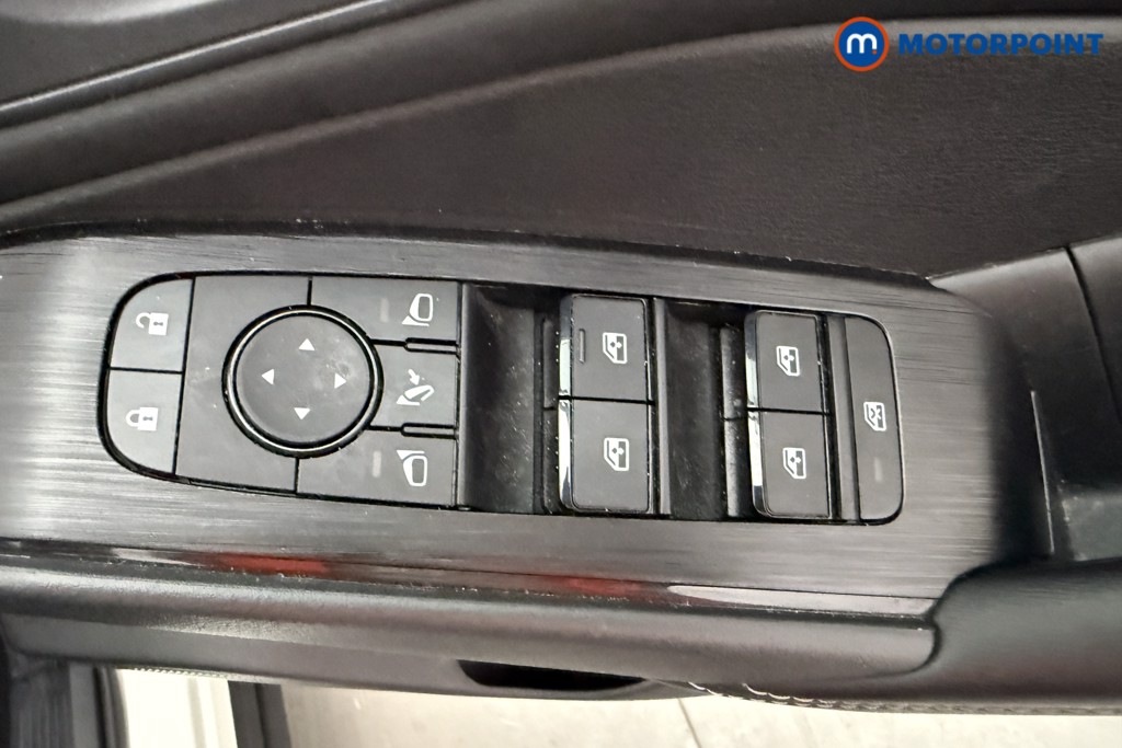 Nissan Qashqai Acenta Premium Manual Petrol SUV - Stock Number (1629037) - 16th supplementary image