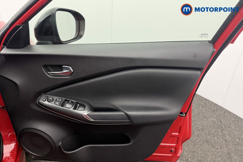 Nissan Juke Acenta Premium Manual Petrol SUV - Stock Number (1629142) - 9th supplementary image