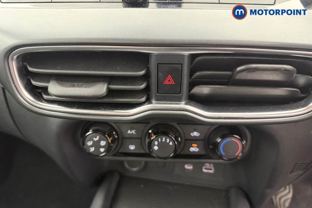 Nissan Juke Acenta Premium Manual Petrol SUV - Stock Number (1629142) - 16th supplementary image