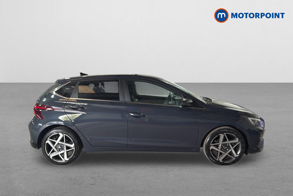 Hyundai I20 Premium Manual Petrol Hatchback - Stock Number (1629279) - Drivers side