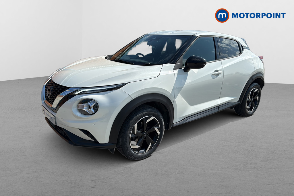 Nissan Juke N-Connecta Manual Petrol SUV - Stock Number (1632407) - Passenger side front corner