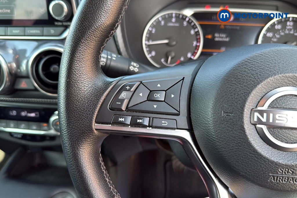 Nissan Juke N-Connecta Manual Petrol SUV - Stock Number (1632407) - 4th supplementary image