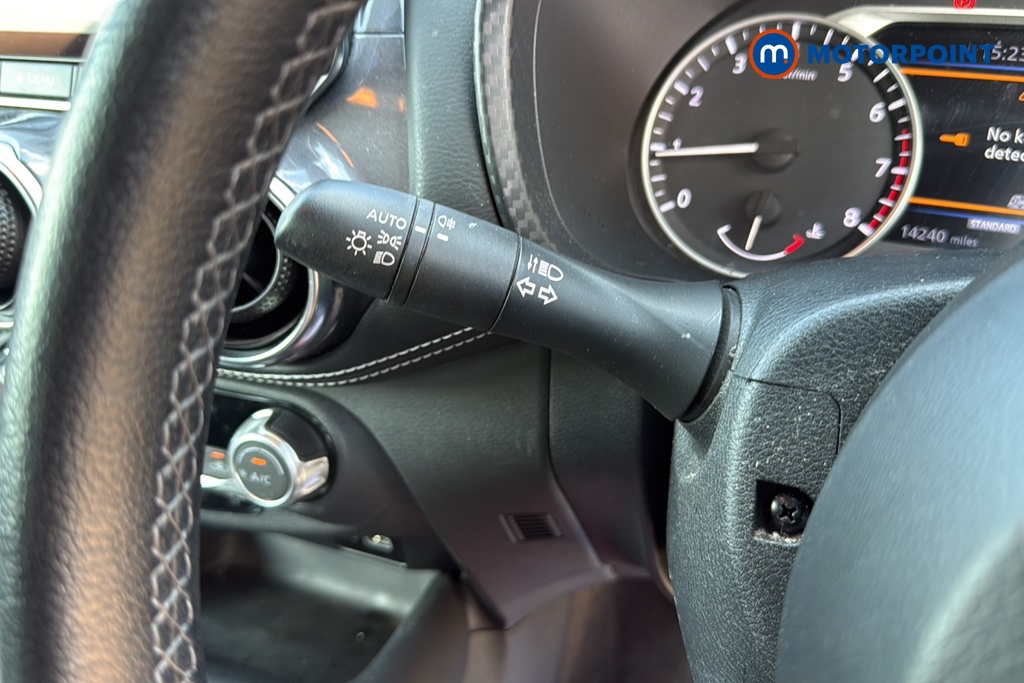 Nissan Juke N-Connecta Manual Petrol SUV - Stock Number (1632407) - 5th supplementary image