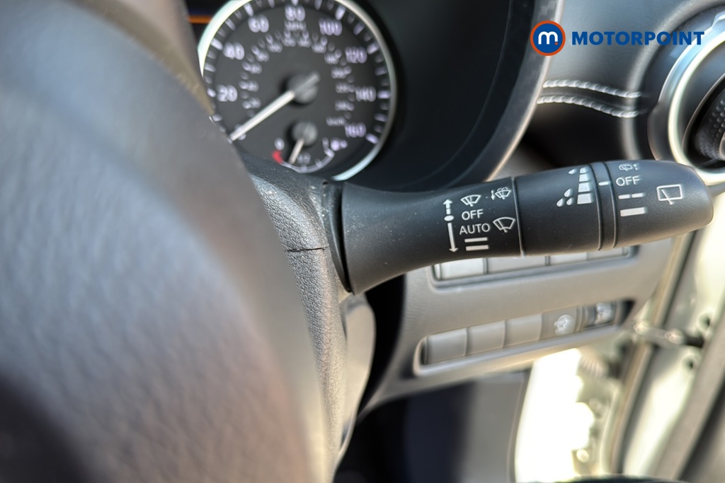 Nissan Juke N-Connecta Manual Petrol SUV - Stock Number (1632407) - 6th supplementary image