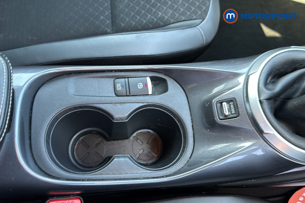 Nissan Juke N-Connecta Manual Petrol SUV - Stock Number (1632407) - 16th supplementary image