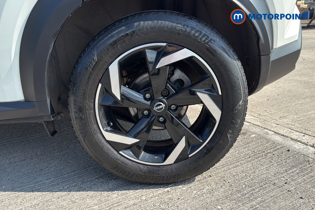Nissan Juke N-Connecta Manual Petrol SUV - Stock Number (1632407) - 45th supplementary image
