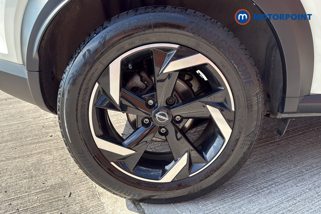 Nissan Juke N-Connecta Manual Petrol SUV - Stock Number (1632407) - 46th supplementary image
