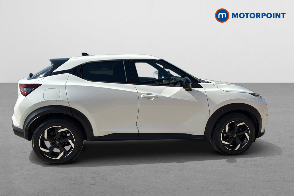 Nissan Juke N-Connecta Manual Petrol SUV - Stock Number (1632407) - Passenger side