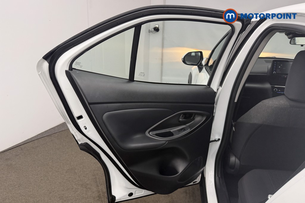Toyota Yaris Cross Icon Automatic Petrol-Electric Hybrid Estate - Stock Number (1632559) - 6th supplementary image