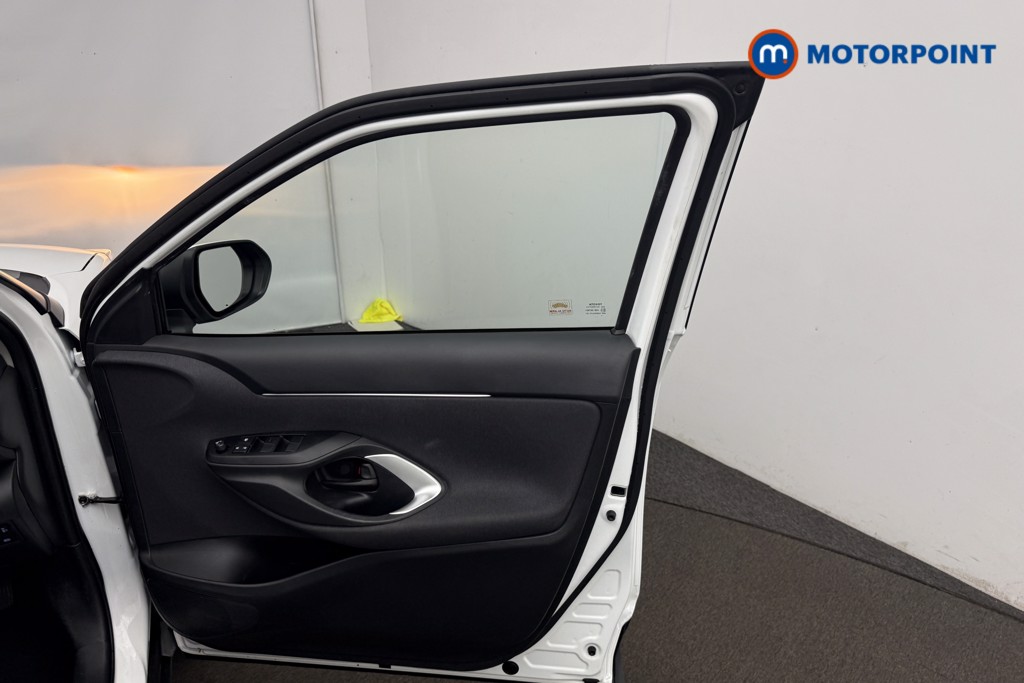 Toyota Yaris Cross Icon Automatic Petrol-Electric Hybrid Estate - Stock Number (1632559) - 17th supplementary image