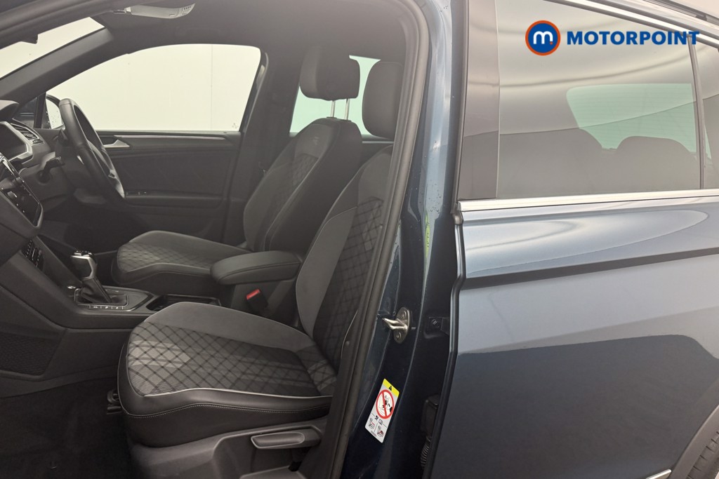 Volkswagen Tiguan R-Line Automatic Petrol SUV - Stock Number (1632888) - 2nd supplementary image