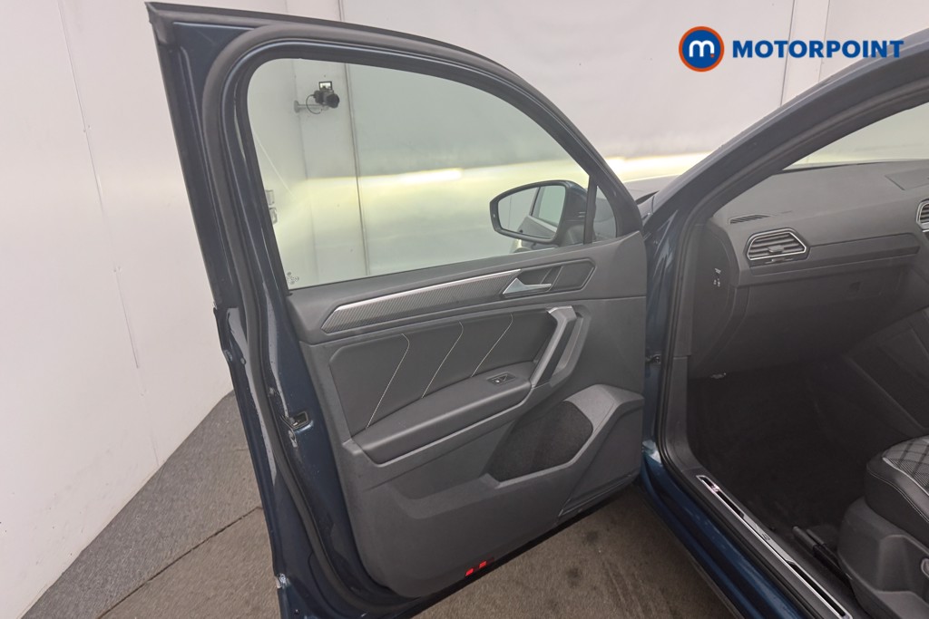 Volkswagen Tiguan R-Line Automatic Petrol SUV - Stock Number (1632888) - 4th supplementary image
