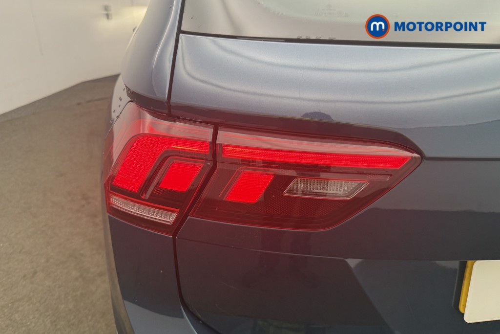 Volkswagen Tiguan R-Line Automatic Petrol SUV - Stock Number (1632888) - 9th supplementary image