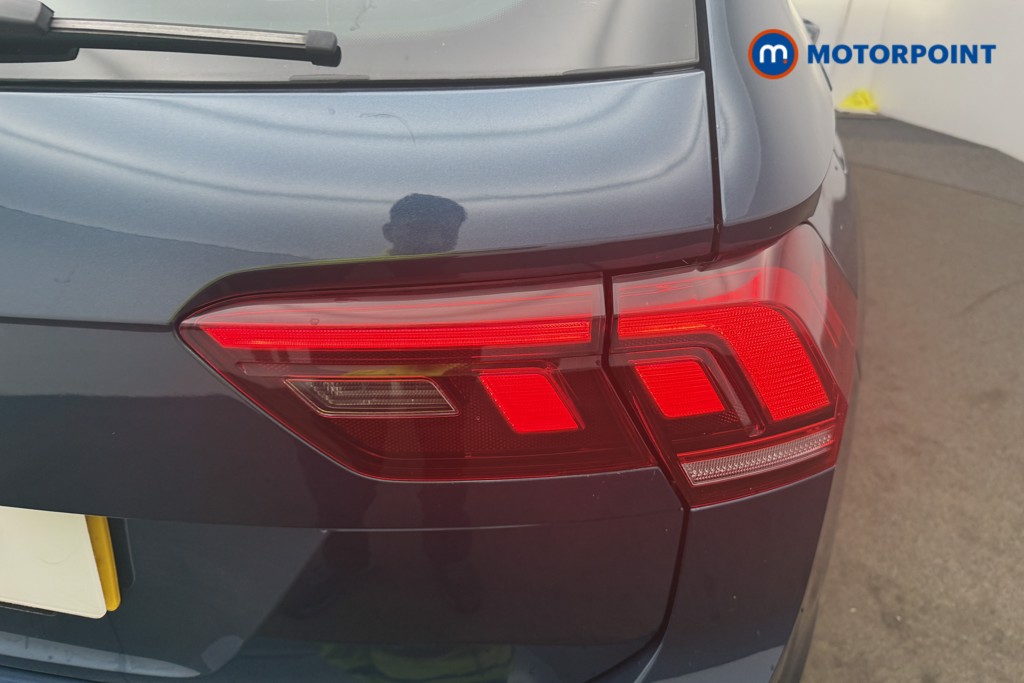 Volkswagen Tiguan R-Line Automatic Petrol SUV - Stock Number (1632888) - 10th supplementary image