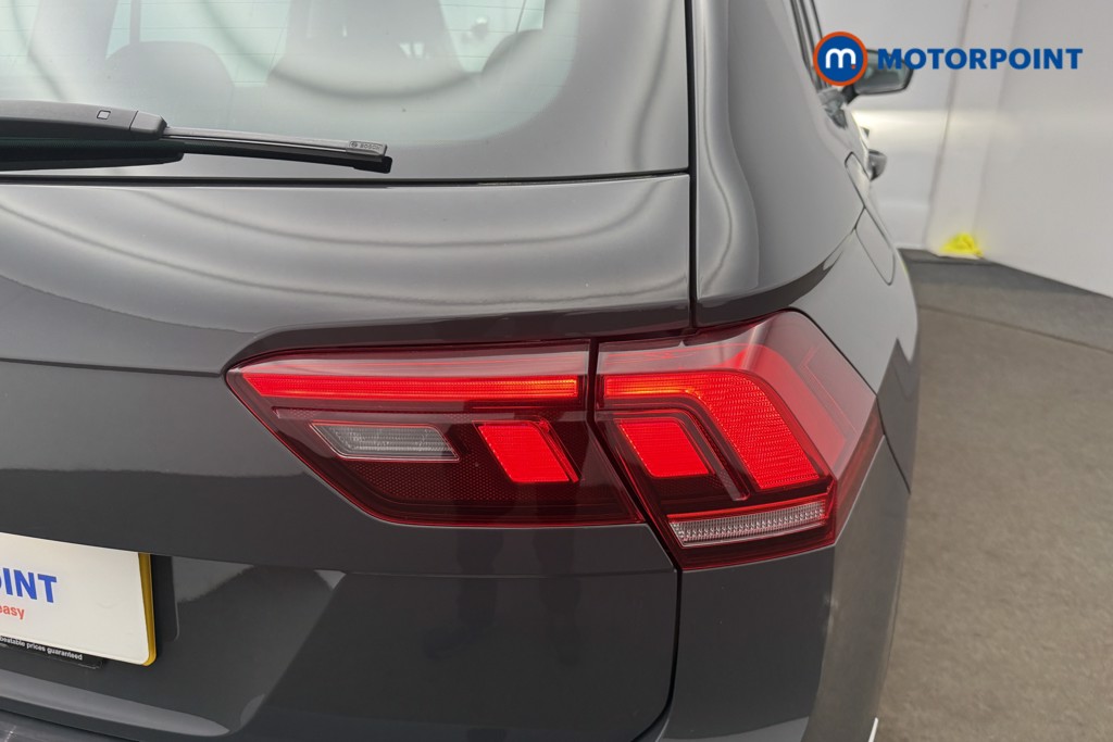 Volkswagen Tiguan Life Manual Petrol SUV - Stock Number (1633677) - 11th supplementary image