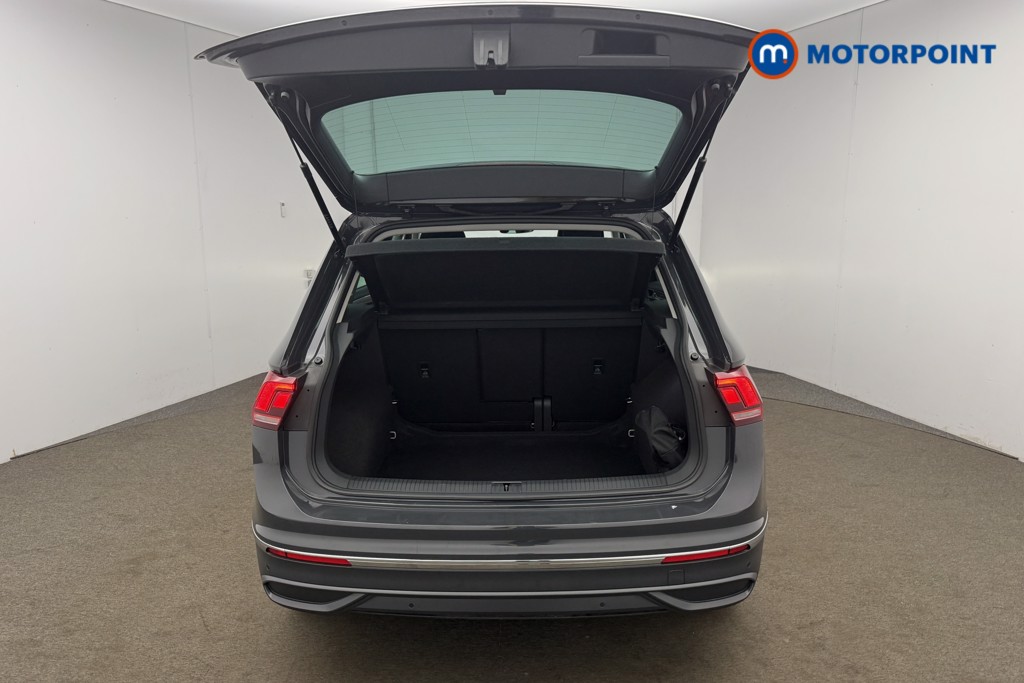 Volkswagen Tiguan Life Manual Petrol SUV - Stock Number (1633677) - 12th supplementary image