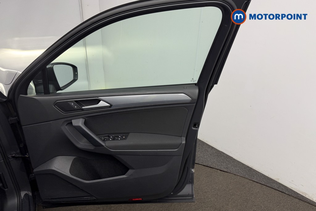 Volkswagen Tiguan Life Manual Petrol SUV - Stock Number (1633677) - 18th supplementary image