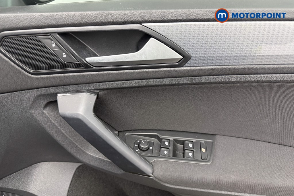 Volkswagen Tiguan Life Manual Petrol SUV - Stock Number (1633677) - 19th supplementary image